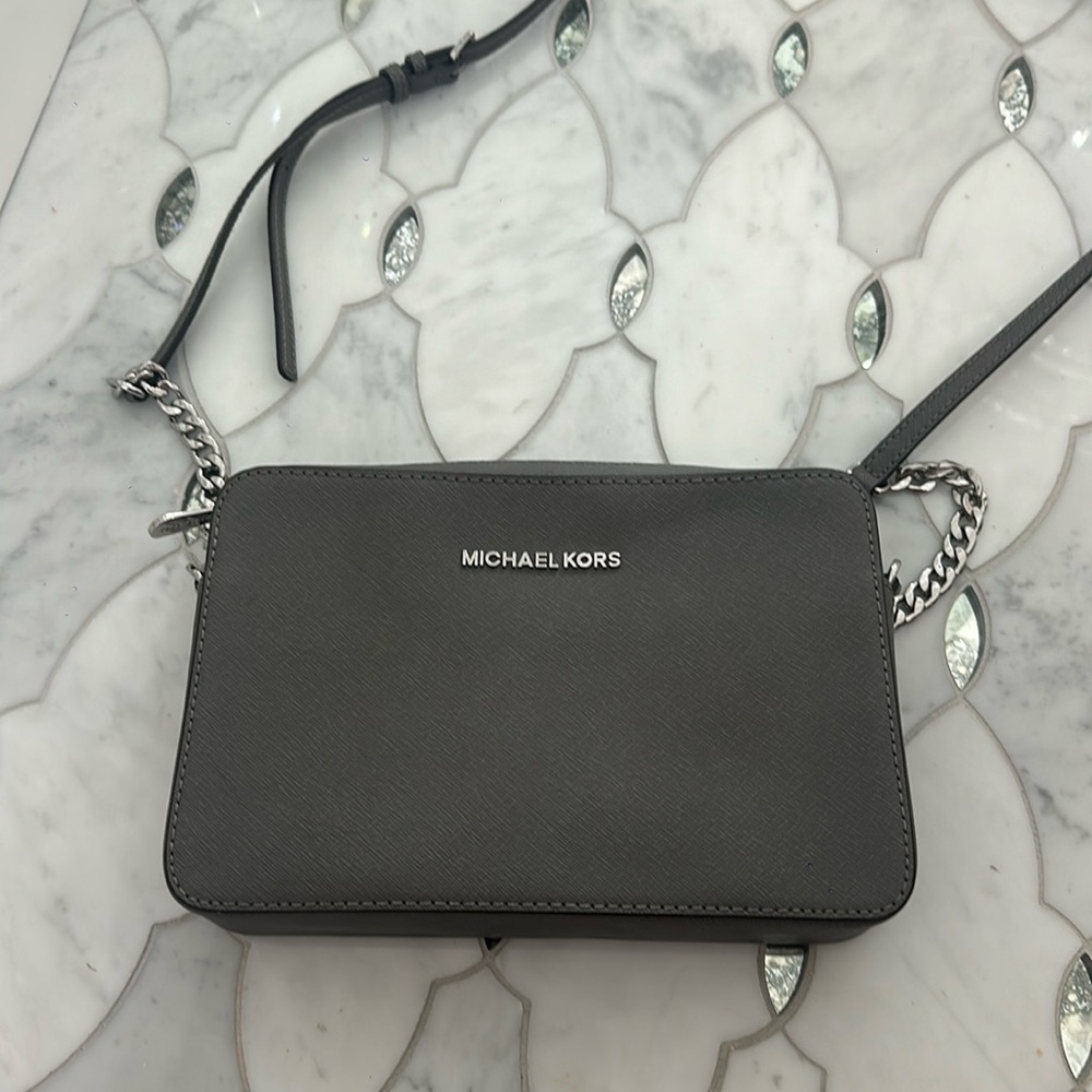 Michael Kors Crossbody!